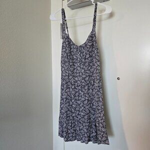 HOLLISTER SUMMER DRESS SIZE M